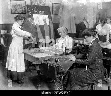 The Northern Polytechnic has started classes to enable women to convert out of date costumes into fashionable creations. There by enabling them to dress fashionable and economise at the same time. 1914 - 1918 Stock Photo