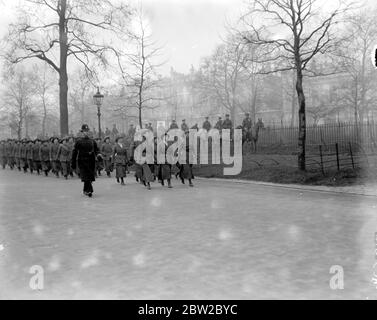 Route March of the Women Volunteer Reserve. 1914 - 1918 Stock Photo