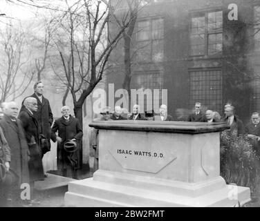 Isaac Watts Tomb in Bunhill Fields, London. 29 November 1924 Stock Photo