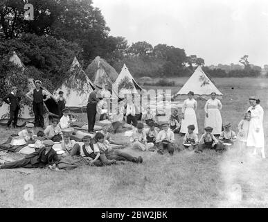 Woolwich Arsenal Boys Camp at Stanford-Le-Hope. Stock Photo