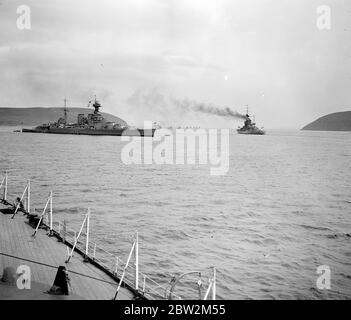 Atlantic Fleet Exercises in the Moray Firth. H.M.S. Hood (left). 10th October 1928 Stock Photo
