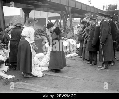 Royal visit to Immingham Docks. Their Majesties watching girls making mine nets. 10 April 1918 Stock Photo