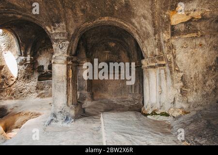 A archway carved from rock in Uplistsikhe, an ancient rock-hewn town near Gori, Georgia Stock Photo