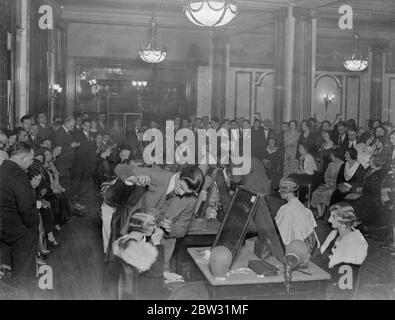 General view of the International hairdressing contest at Coventry Street . 29 January 1932 Stock Photo