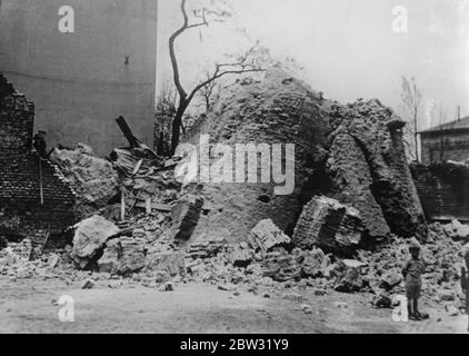 Ancient Roman tower crumbles to dust . The Roman tower of Neuss on the Rhine . One of the few remaining relics of the Roman in epoch in Germany , crumbled away suddenly , leaving only a pile of debris where once the historic monument stood . The ruins of the ancient Roman Tower of Neuns after the collapse . 28 April 1932 Stock Photo