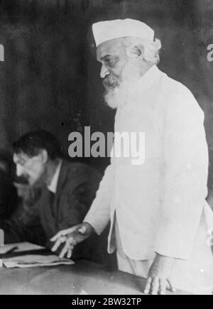 Great anti war congress at Amsterdam . Delegates from all nations met in Amsterdam to protest against imperialistic war and military interventions . Mr Patel , former President of the Indian National Congress , speaking at the conference . 31 August 1932 Stock Photo