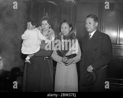 Chinese Prince and Princess leave London for Manchukuo . The Princess Jun Ho and her husband Prince Cheng Tui - ai left Euston station , London , on the Duchess of Richmond boat train for Manchukuo to join the princess ' s brother , Pu Yi , Emperor of Manchukuo . With them was their baby daughter . They have been in England for two yearrs as Mr and Mrs Cheng . Photo shows , the prince and princess and their baby daughter photographed at Euston station before leaving on the boat train . 23 March 1934 Stock Photo