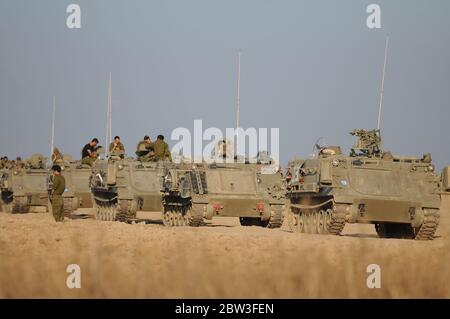 south israel 21 july 2014 israeli armed forces heading to gaza strip during conflict Stock Photo