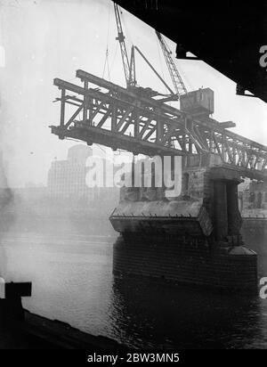 Waterloo Bridge - the last phase . The cantilever bridge being ...