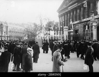 Crowd awaits Laval verdict as French Chamber rends peace plan . Anxious crowds waited outside the French Parliament in Paris while the Chamber of Deputies ' tried M Laval for his part in producing the Abyssinian Peace Plan . Large forces of police stood by . M Laval ' s fate will be decided when th deputies vote on a motion of confidence in his Government todauy ( Saturday ) . Photo shows , the crowd outside the Chamber of Deputies during the debate . Note the large number of police . 28 December 1935 Stock Photo