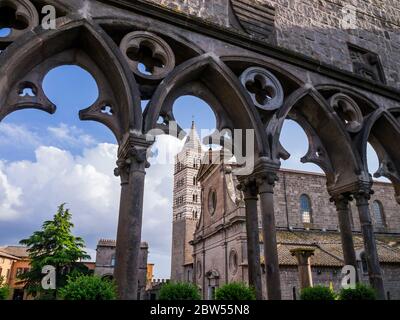 Viterbo, impressive view of Saint Lawrence romanesque cathedral from the Loggia of the Papal Palace, Lazio, central Italy Stock Photo