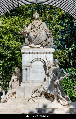 Statue of Richard Wagner Denkmal , the great German composer, dramatist and director, in Tiergarten park, Berlin, Germany Stock Photo