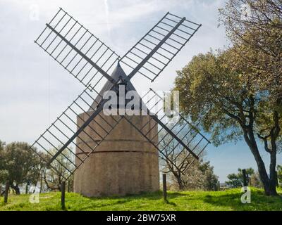 Moulin de Paillas - Windmill between Ramatuelle and Gassin, French Riviera, Cote d'Azur, Provence, southern France Stock Photo