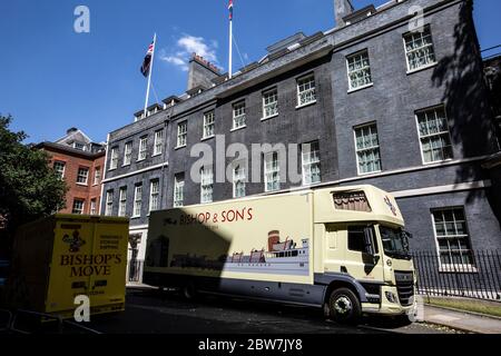 London, UK. 30th May, 2020. Romovals company move Chancellor of the Exchequer Rishi Sunak's belongings into Downing Street, London, UK 30th May 2020. Downing Street, Whitehall, London, England, UK Credit: Clickpics/Alamy Live News Stock Photo