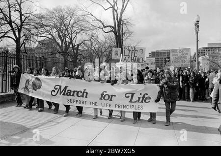 Pro-Life supporters at the White House on January 22, 1979, peacefully demonstrating for the life of unborn humans, and against the government-sanctioned killing of the unborn through abortion. (USA) Stock Photo