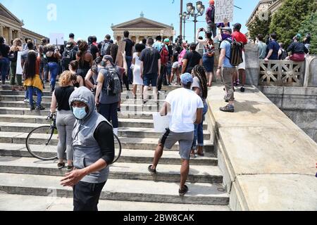 Philadelphia PA, USA. 30th May, 2020. Protesters for George Floyd demonstrating at The Philadelphia Art Museum in Philadelphia, Pa May 30, 2020 Credit: : Star Shooter Media Punch/Alamy Live News Stock Photo