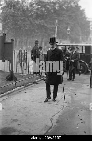 London memorial for Dr Stresemann . A memorial service for the late Dr Stresemann , the German Foreign Minister , was held at St Margaret ' s , Westminster , . The French Ambassador arriving . 8 October 1929 Stock Photo