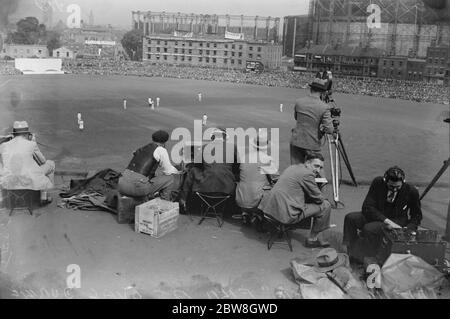 Test match , Oval , second day . Making a  talkie  film while play was in progress . 1930 Stock Photo