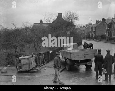 Accident , horse cart and lorry . 1935 Stock Photo