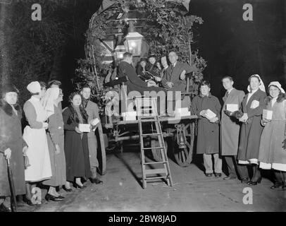 Sidcup Hospital . Carol singers . 1934 Stock Photo