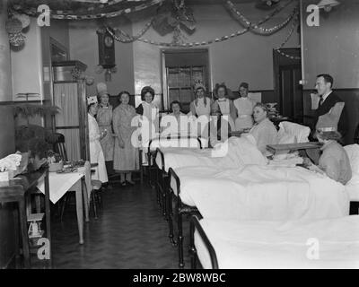 Christmas at Bexley Cottage Hospital . 1938 Stock Photo