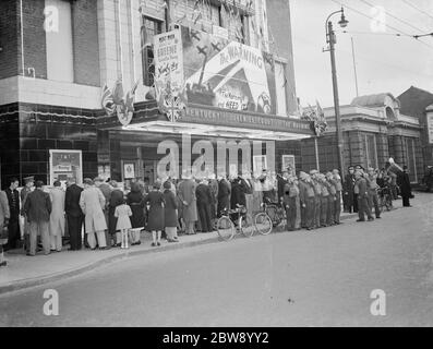 A national service Anti Aircraft display at the State Cinema in Dartford , Kent . 1939 Stock Photo