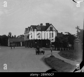 The Fox Inn in Keston , Kent . 1937 Stock Photo