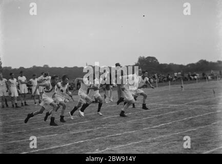 Sports day at Eltham Central School in London . Running event . 16 June 1937 Stock Photo