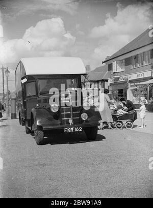 Visiting the Kent County mobile library . 1939 Stock Photo