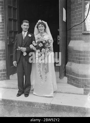 The wedding of Mr Francis William Elliston Erwood and Miss Vidam Cotton Cory in Sidcup , Kent . The bride and groom . 1939 Stock Photo