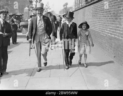 Eton versus Harrow match at Lords . Sir Richard Gull with his son and daughter arriving for the Eton versus Harrow match at Lords cricket ground , St Johns Wood , London . 8 July 1932 Stock Photo