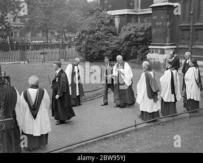 Prince of Wales opens Warriors Shrine in Westminster Abbey . The Prince of Wales officially unveiled the Warriors Chapel in Westminster Abbey , London , a shrine dedicated to war heroes . It is situated near the Unknown Warriors Grave in the Abbey . The Prince of Wales arriving at Westminster Abbey for the ceremony . 24 June 1932 Stock Photo