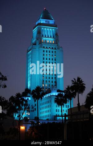 Los Angeles, United States. 27th May, 2020. Los Angeles City Hall illuminated in blue as part of the #LightItBlue campaign to salute front line health care workers, Wednesday, May 27, 2020, in Los Angeles. (Photo by IOS/Espa-Images) Credit: European Sports Photo Agency/Alamy Live News Stock Photo