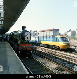 High Speed Train (HST) passes 2857 ,a 2800 Class Churchward designed (2.8.0) freight loco built 1918, withdrawn 4/1963. Preserved on Severn Valley Rai Stock Photo