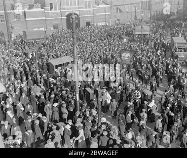 10 , 000 ex - soldiers march from Woolwich Arsenal to see the Premier . 6 March 1920 Stock Photo