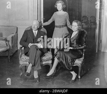 The Earl and Countess of Bessborough photographed at his London house , with their daughter Lady Moira Ponsonby 27 February 1931 Stock Photo