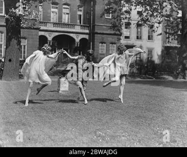Miss Italia Conti ' s pupils rehearsing for the ' Sensitive Plant ' for the theatrical garden party 21 June 1920 Stock Photo