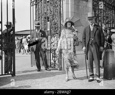 Eton versus Harrow at Lords . Sir Clement and Lady Kinloch Cooke 12 July 1929 Stock Photo