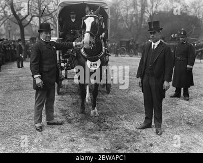 Van horse parade at Regent ' s Park Sir Gilbert Greenall , and Mr R G Heaton Stock Photo