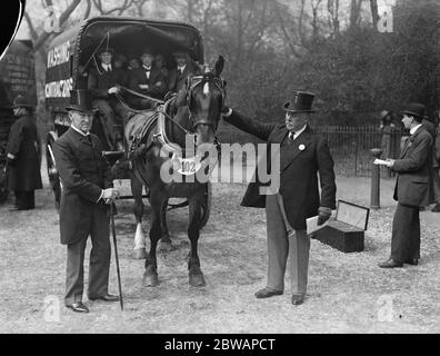 Van horse parade at Regent ' s Park Mr F Ward and Mr Richard Budgett Stock Photo