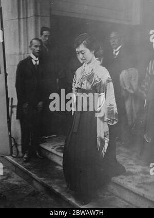 Japanese Crown Prince ' s Bride Elect , New Picture from Tokyo This picture of Princess Nagako , the seldom photographed bride elect of the Japanese Crown Prince Hirohito , has just reached london from Tokyo . The Princess is seen leaving the French Art Exhibition . Evidently she favours Western Fashions , as she is wearing a pleated skirt , with a Kimono blouse 5 October 1922 Stock Photo