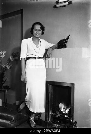 Miss Merle Oberon , the British film star who created so much interest in  The Private Life of Henry VIII  preparing for her departure for Hollywood . 30 January 1934 Stock Photo