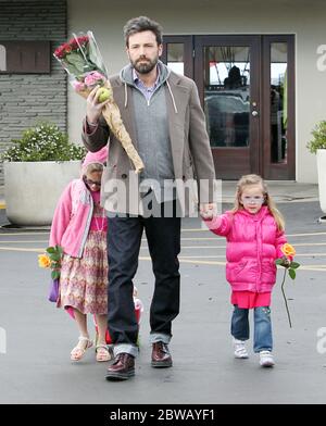Ben Affleck takes his daughters Violet and Seraphina to the Farmers Market, Pacific Palisades, California 27 January 2013 Stock Photo