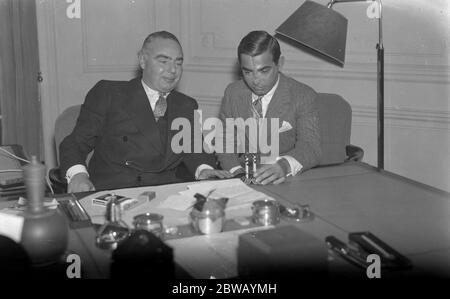 American entertainer , Eddie Cantor and Mr Hore Belisha , discussing traffic problems during the filmstars visit to the Ministry of Transport . 7th January 1935 Stock Photo