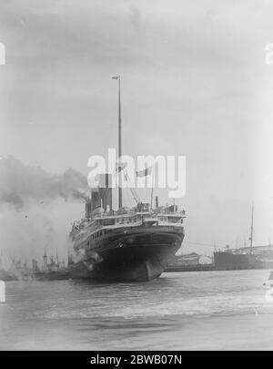 Worlds largest ship arrives at Southampton The new White Star Liner RMS Majestic the largest ship in the world arrived at Southampton on Monday from Cuxhaven 10 April 1922 Stock Photo