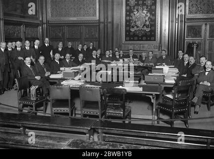 Coal commission sit at Westminster . King 's Robing Room , House of Lords . 1919 Stock Photo