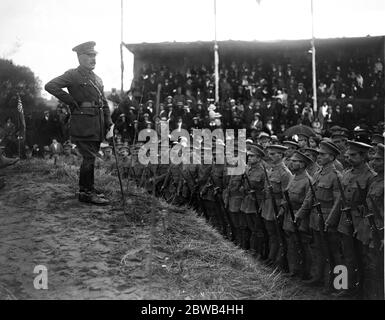 General Sir William Robertson , Chief of the Imperial General Staff , unveils a village war cross at Dalderby , Lincolnshire . This village has sent the largest percentage of men to the army of any village in the country . 4 October 1916 Stock Photo