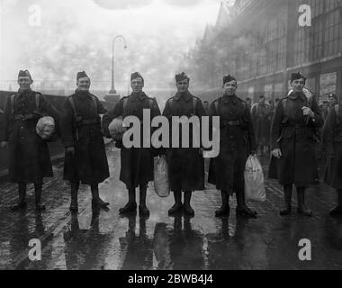 London policemen join up to the London Scottish Regiment . 16 January 1917 Stock Photo