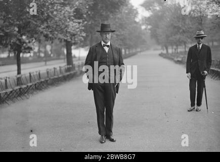 King and Queen of Belgium in London The King of the Belgians , King Albert I , seen here in Hyde Park , London . 25th September 1924 Stock Photo