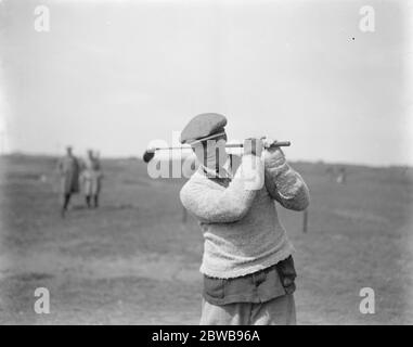 Amateur Golf Championship at Deal , Kent . Douglas Grant in play against Robert Harris in the semi final . 11 May 1923 Stock Photo